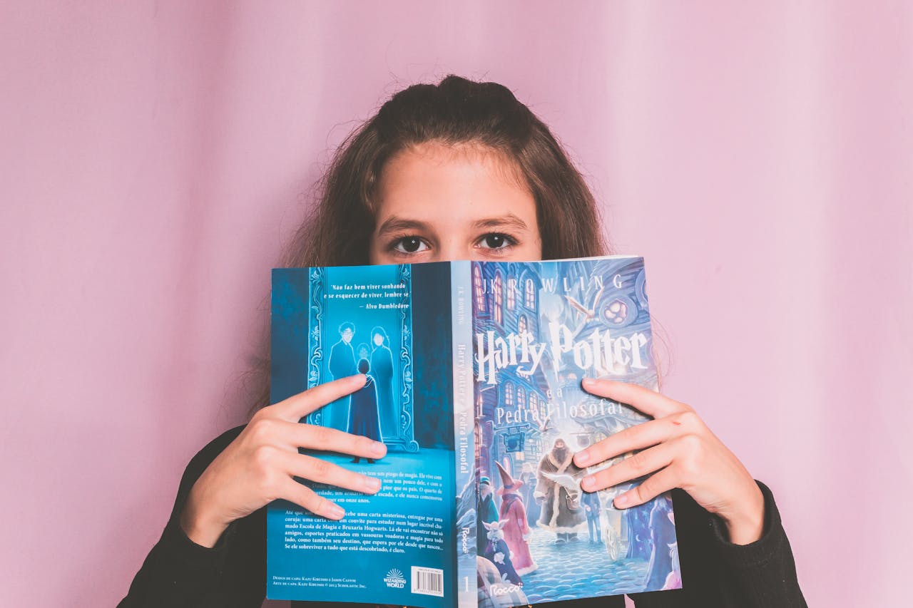 The Art of Drawing Readers In: Your attractive post title goes here